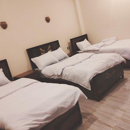 Quiet Gate Guest House Al Aqalitah Exterior foto