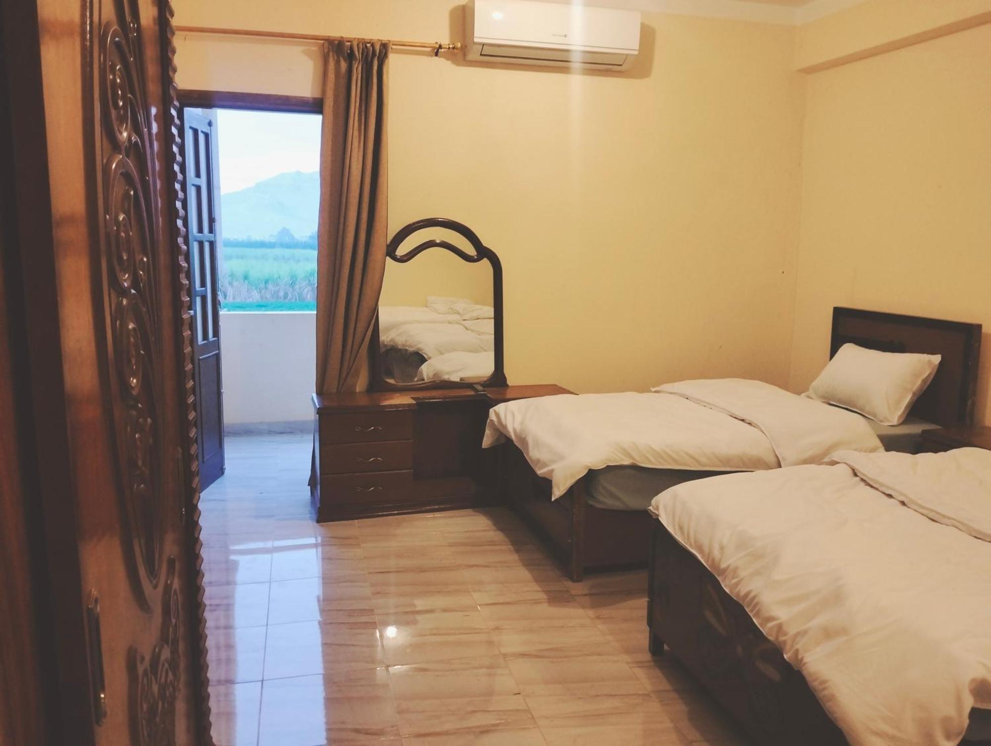 Quiet Gate Guest House Al Aqalitah Exterior foto