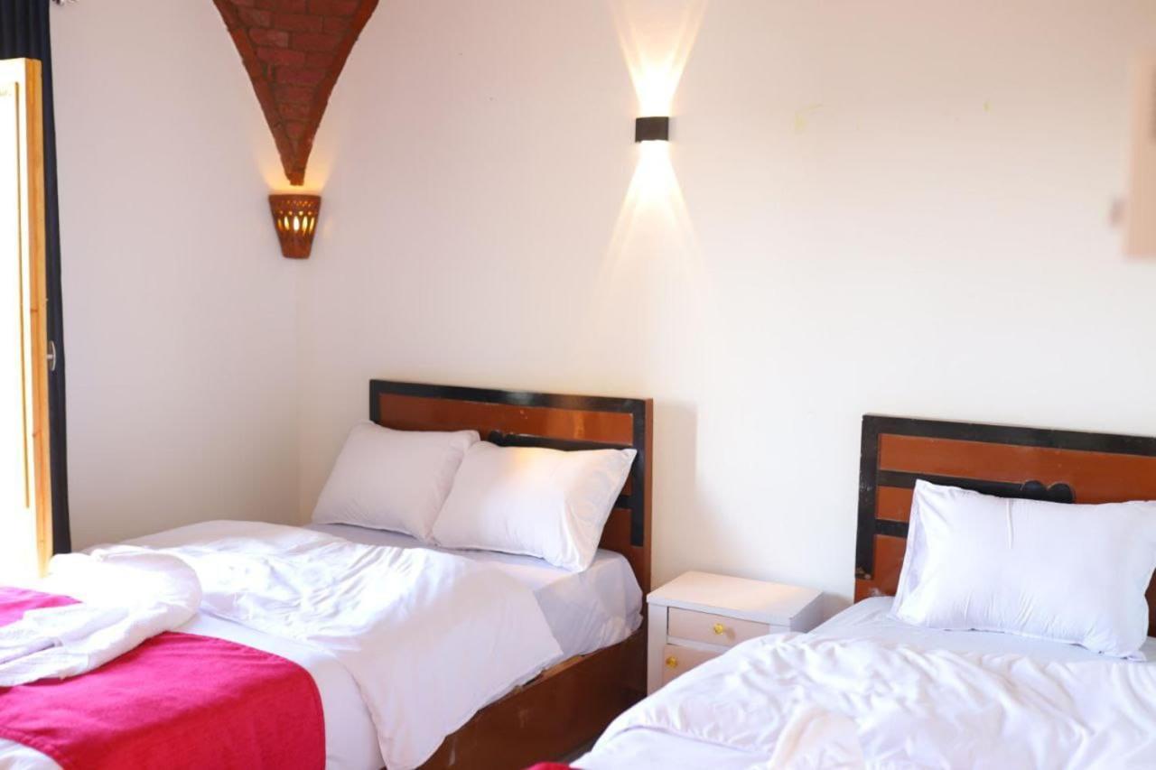 Quiet Gate Guest House Al Aqalitah Exterior foto